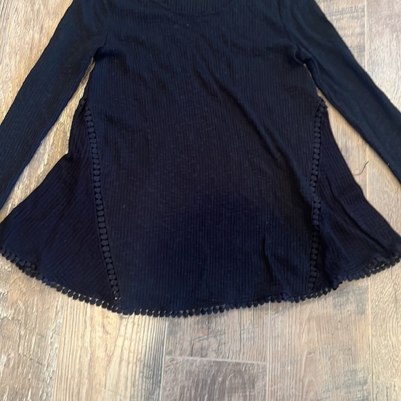 Eri + Ali Woman’s Black long Sleeve Size Medium - Picture 2 of 5